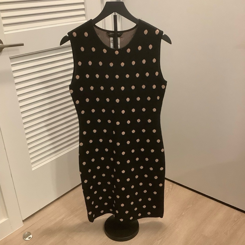 BCBG Max Azria Dress Size M Black Pink Polka Dot Knit Midi Sleeveless Chic Party